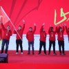 山東隆平玉米營銷團隊展示戰旗,并發表出征誓言