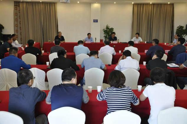 陜西省農業農村廳黨組成員、副廳長寧殿林主持召開專家座談會.jpg