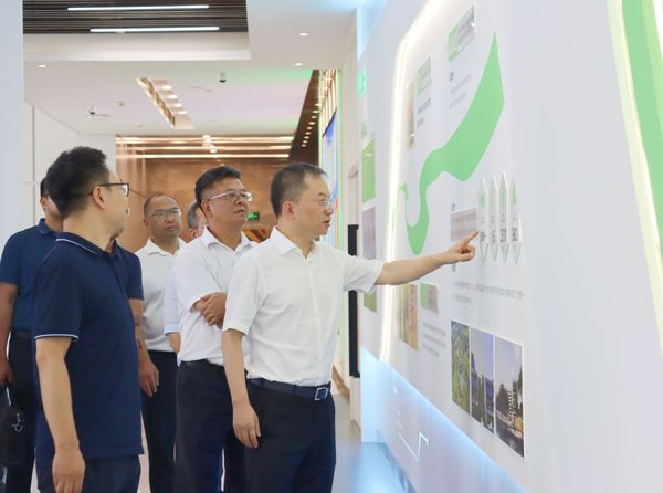 三臺縣委書記曾建軍一行到四川現代種業集團調研座談附件(1)